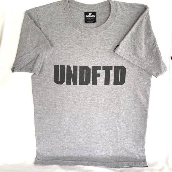 Undefeated Other - Gently Worn Undefeated Gray Logo Black Color Men’s Tee Size Small